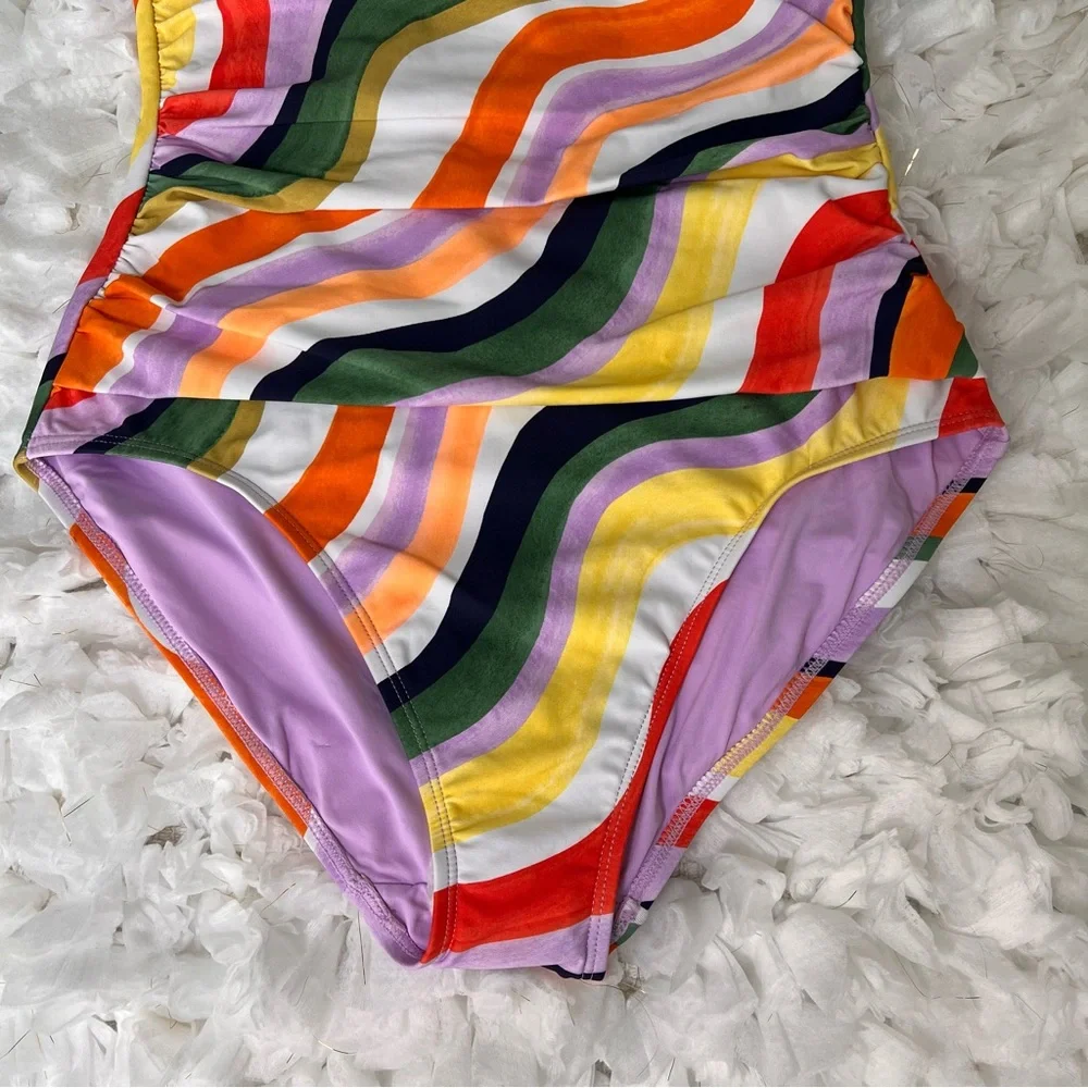 NWT Women's Twist Front Shirred One‎ Piece Swimsuit SIZE 6